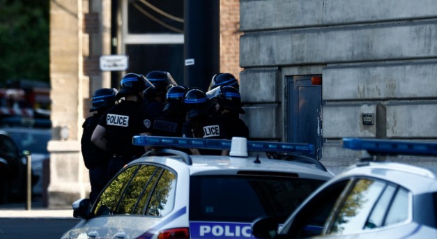 Túszokat ejtett egy férfi egy francia bankban
